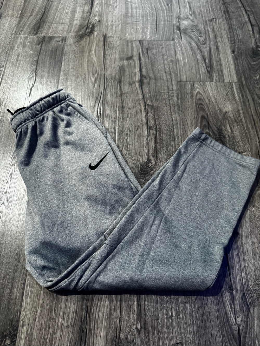 Nike Men’s Gray Fleece Jogger Pants Comfortable Athletic Fit size large Dri fit